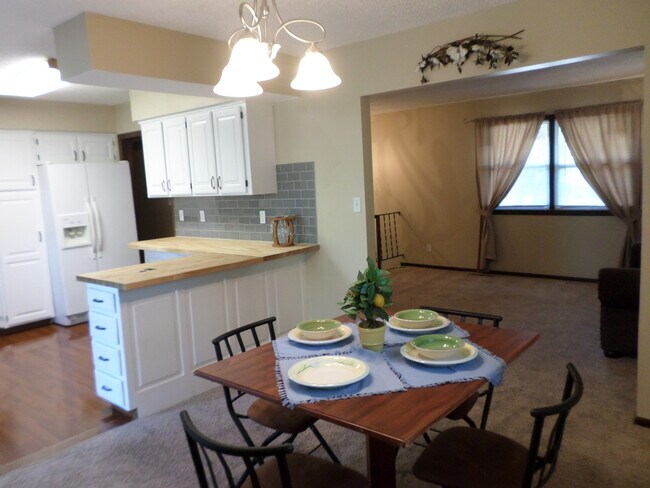 Building Photo - SHORT TERM LEASE ONLY