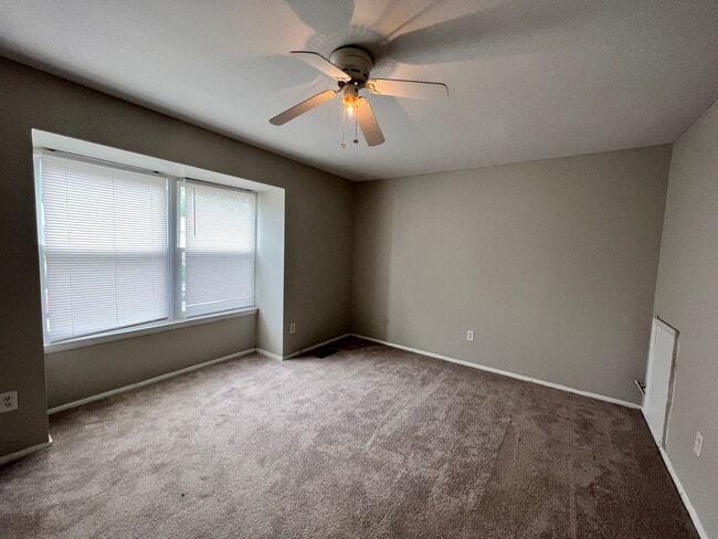 Building Photo - 3 bedroom Townhome in Portsmouth