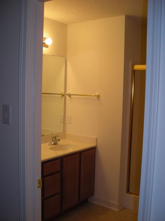 Building Photo - 181 Clusters Cir