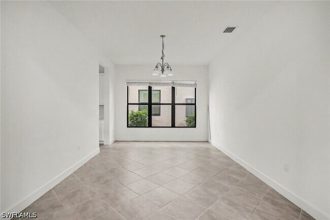 Building Photo - 12762 Woodbury Dr