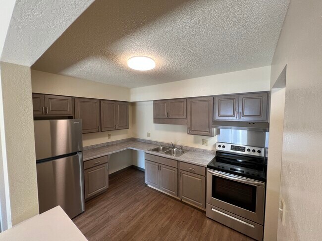 Building Photo - 117 Maine St