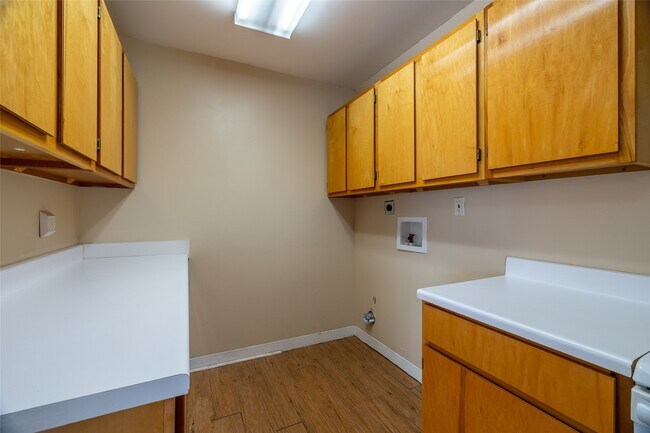 Building Photo - 2407 County Rd 2235