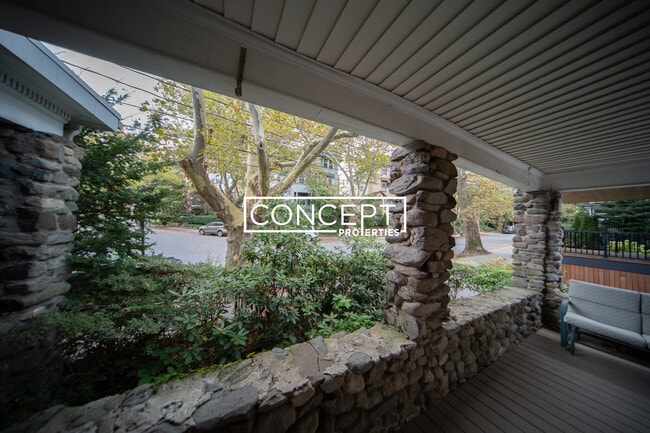 Building Photo - 208 Rawson Rd