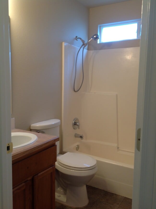 Building Photo - Fabulous location. Nice home with new carpet and paint. Living and family room.
