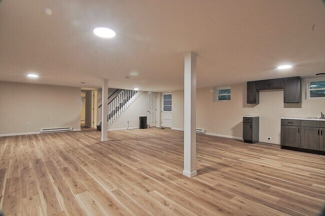 Building Photo - 1490 Chestnut Hill Rd