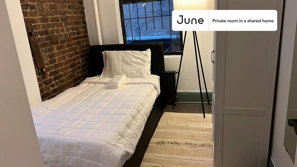 Building Photo - Room in Shared 2 bed/1 bath home