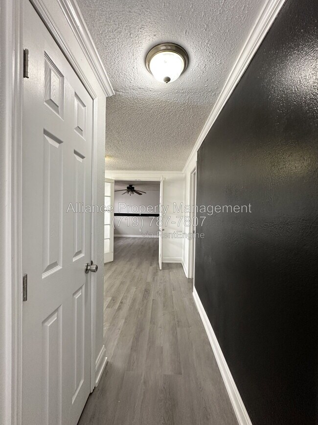 Building Photo - 1250 Chiricahua Dr
