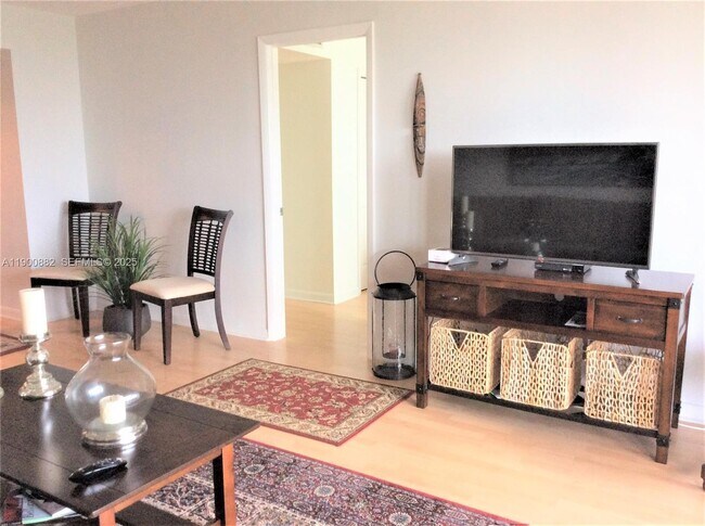 Building Photo - 16300 Golf Club Rd