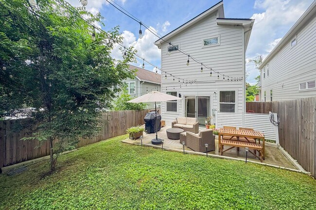 Building Photo - 926A Strouse Ave