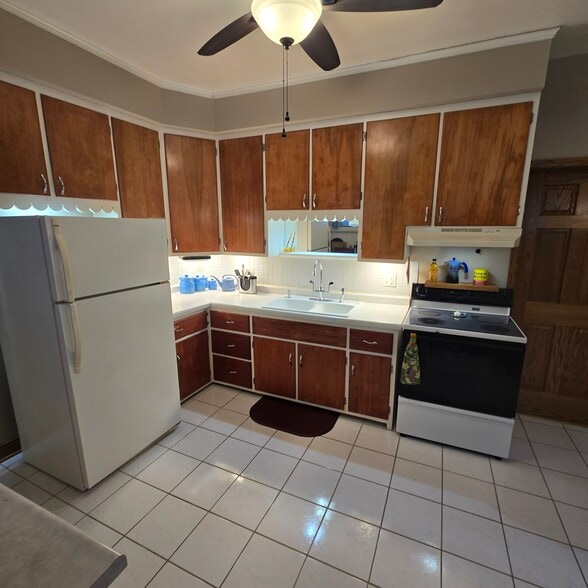 Building Photo - 2403 Erie Ave