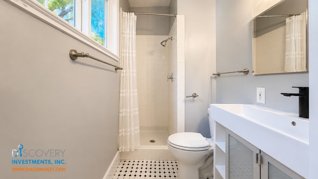 Building Photo - 6323 Girvin Dr