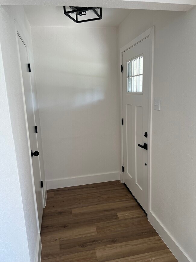 Building Photo - 3302 Canton St