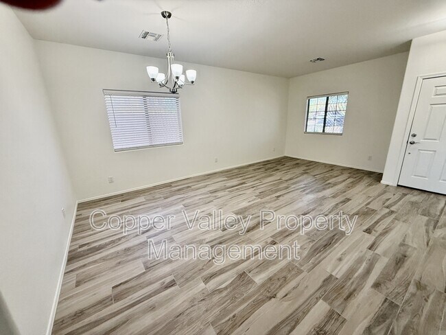 Building Photo - 3793 W Wayne Ln