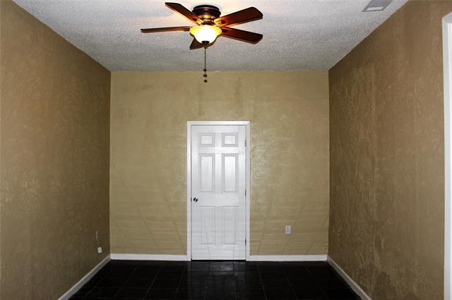 Building Photo - 12028 Hoblitzelle Dr