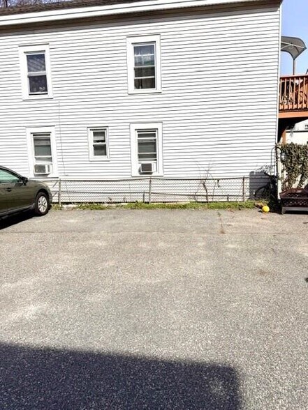 Building Photo - 15 Church St