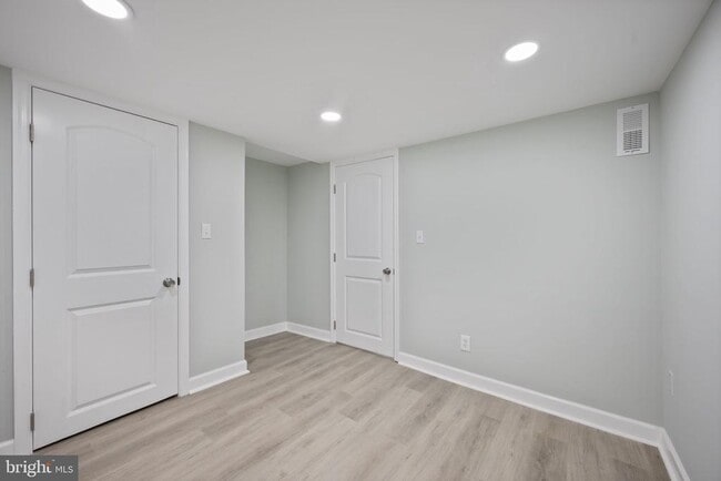 Building Photo - 328 S Macon St.