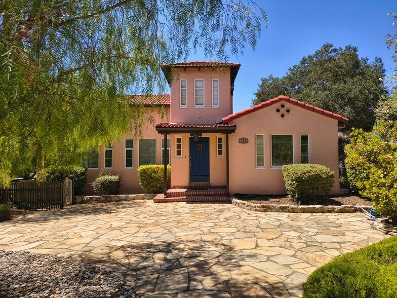 Building Photo - 5420 Palma Ave