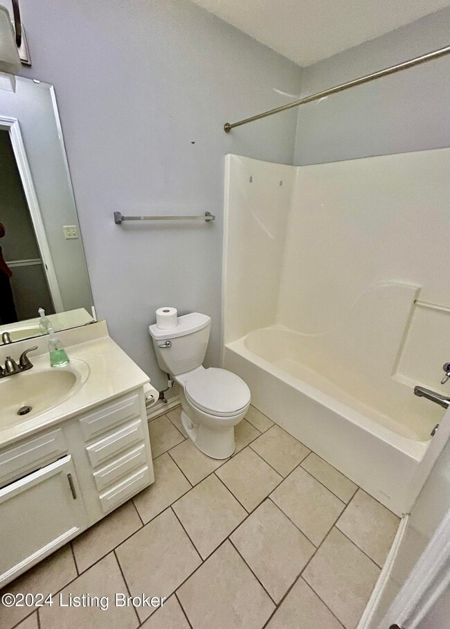 Building Photo - 5009 Cronin Dr