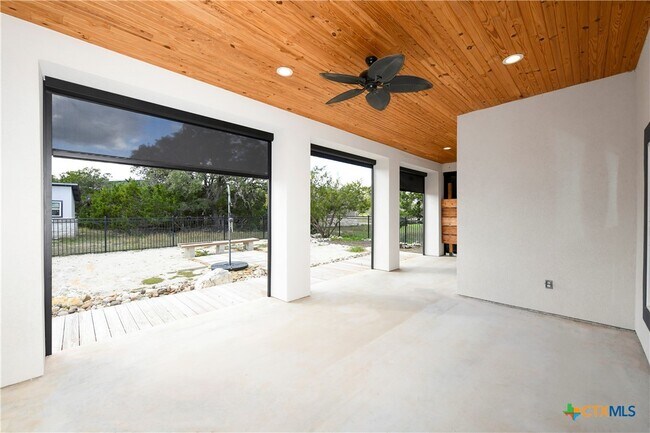 Building Photo - 114 High Point Cir