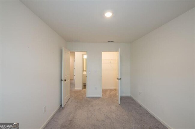 Building Photo - 2688 Toucan Wy