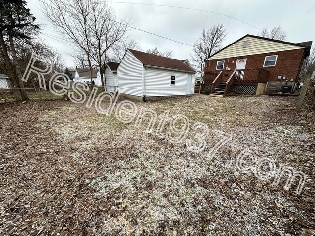 Building Photo - 3 Bed 1 Bath Home