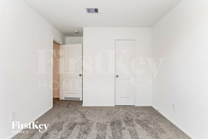 Building Photo - 23926 Lakota Cyn Dr