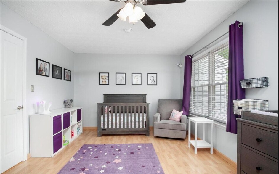 Building Photo - 9454 Fens Holw