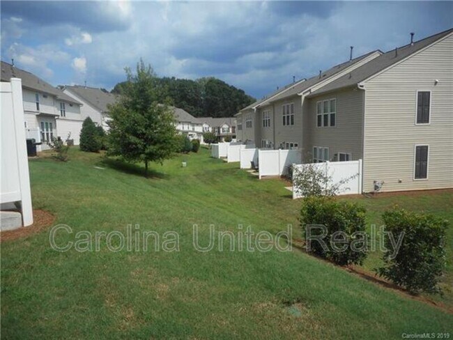 Building Photo - 6538 Portland Rose Ln