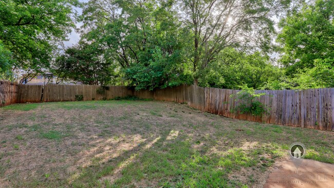 Building Photo - 7507 Knight Lake Dr