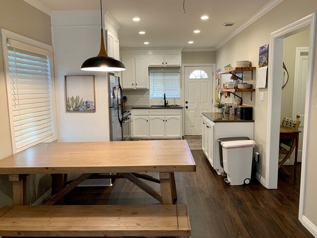 Kitchen and dining - 900 N El Molino Ave.