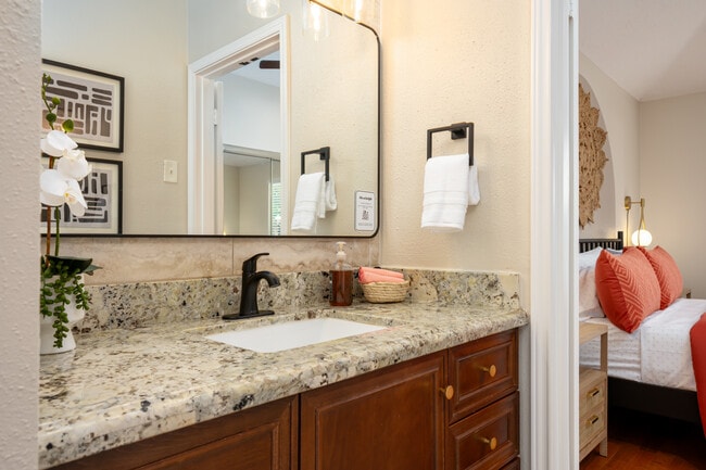 Building Photo - 20231 Linden Tree Dr