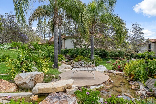 Building Photo - 2BR, 2BA UPGRADED CONDO DEL MAR! PET FRIEN...