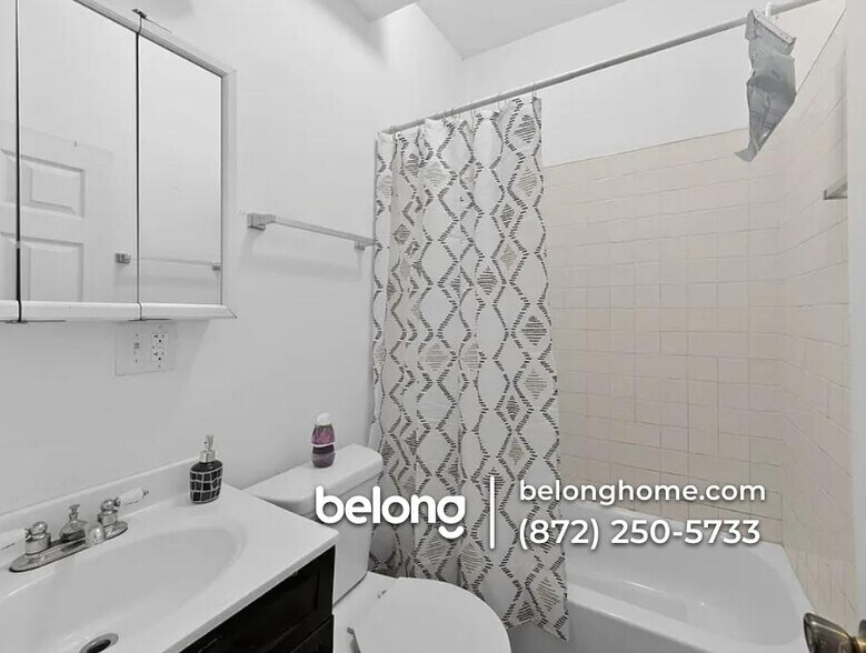 Building Photo - 1144 W 68th St