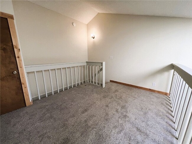 Building Photo - Long Term Rental- Mountainside Condos E339
