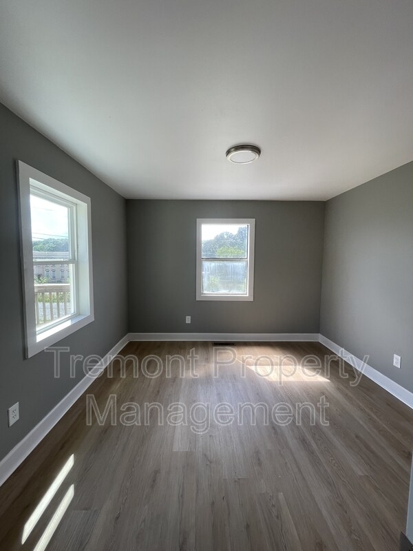 Building Photo - 2019 N Chamberlain Ave