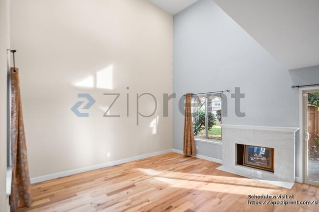 Building Photo - 2666 Kentworth Way