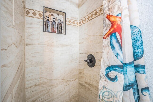 Building Photo - 6300 Seawall Blvd