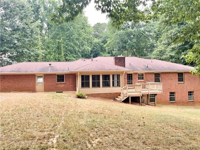 Building Photo - 880 Richmond Hill Dr