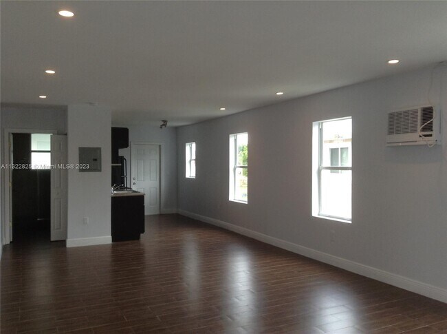 Building Photo - 125 NW 15th St