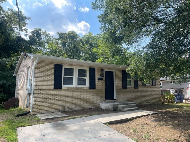 Primary Photo - 1612 Emerald St