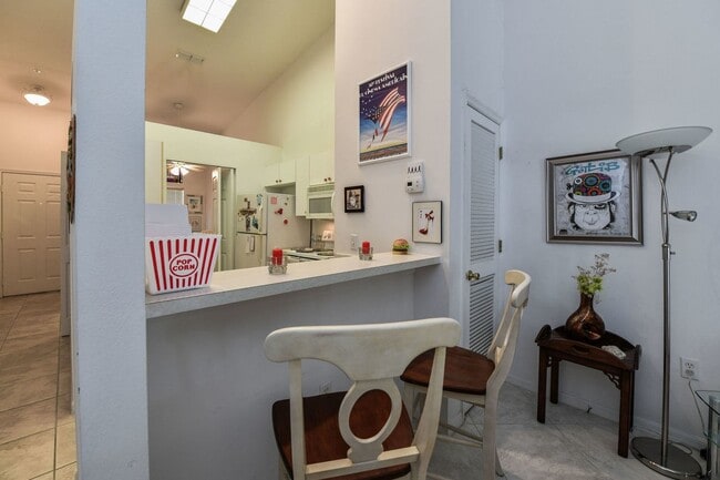 Building Photo - 4228 Central Sarasota Pkwy