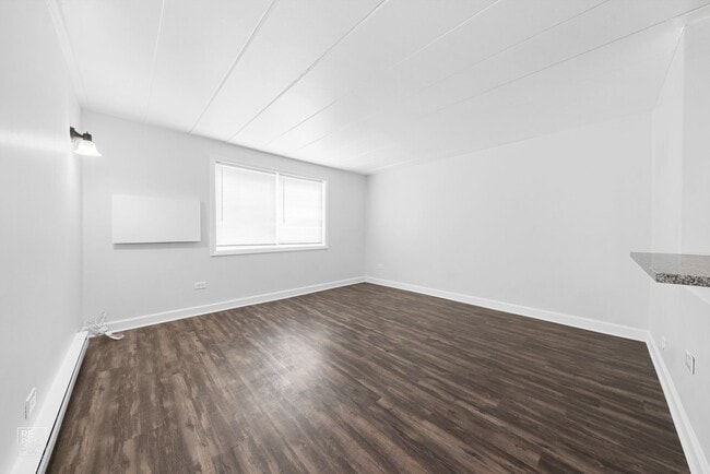 Building Photo - 5129 W Roosevelt Rd