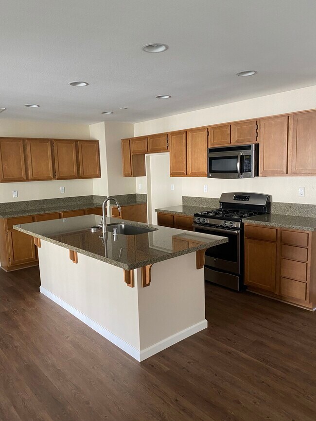 Building Photo - Woodmont