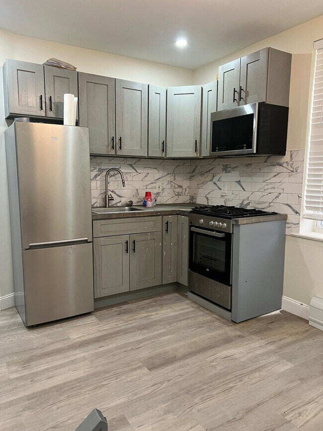 Primary Photo - 6109 Monroe Pl