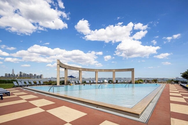 Building Photo - 208 Shearwater Ct W