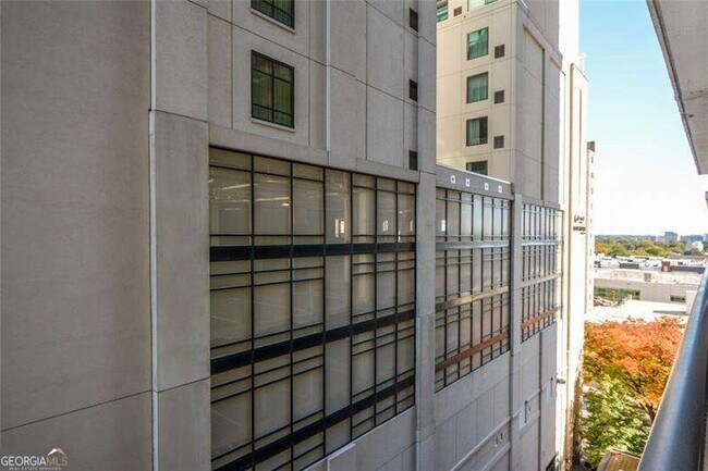 Building Photo - 620 Peachtree St NE