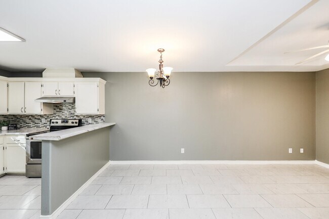 Building Photo - 205 W San Carlos St