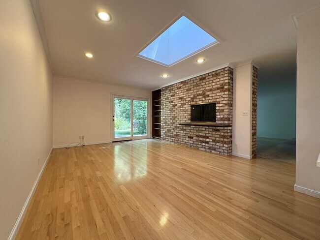 Building Photo - Beautiful Serene 4-Bedroom Home on a Gated...