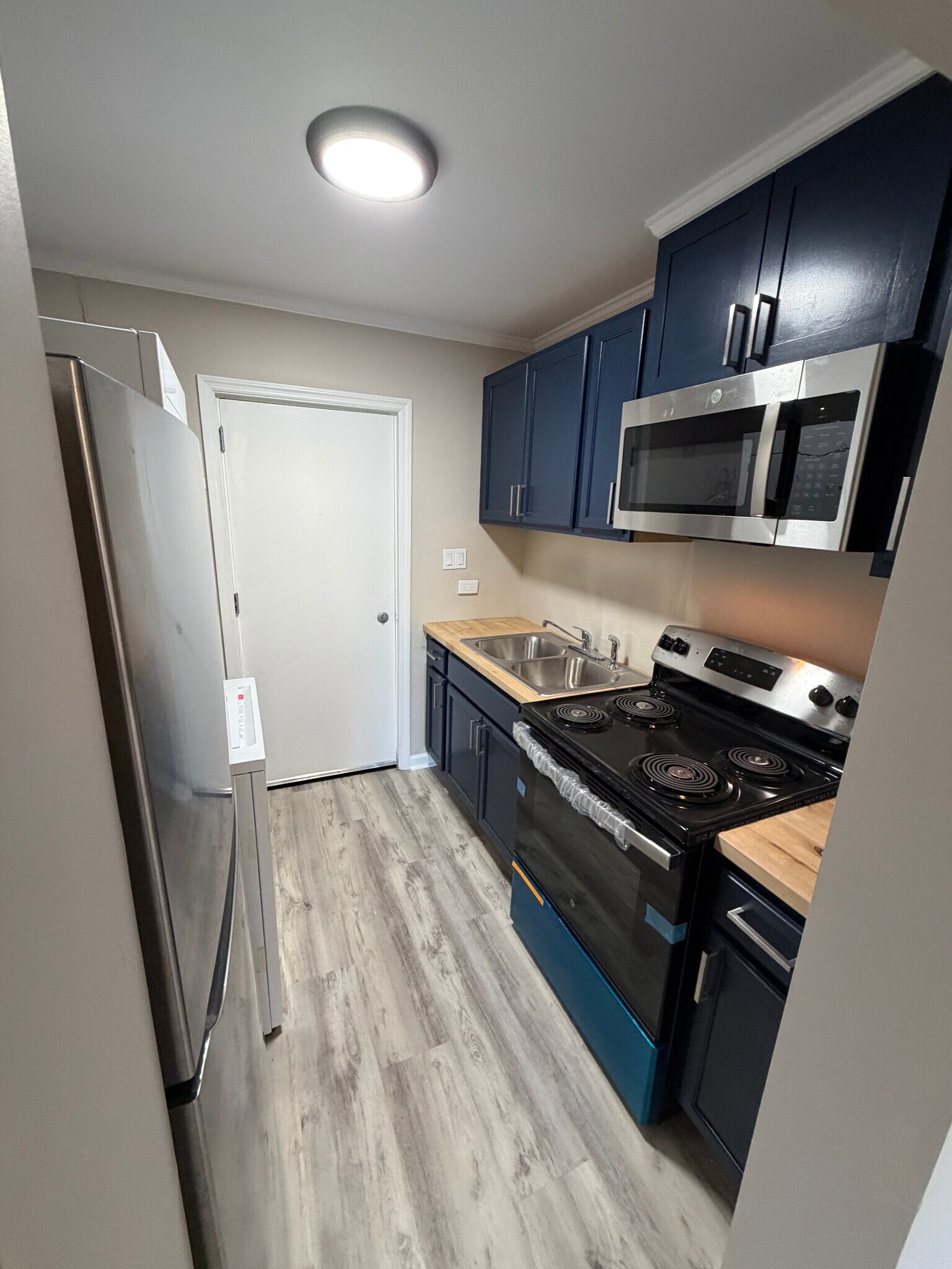 Building Photo - 314 28th St