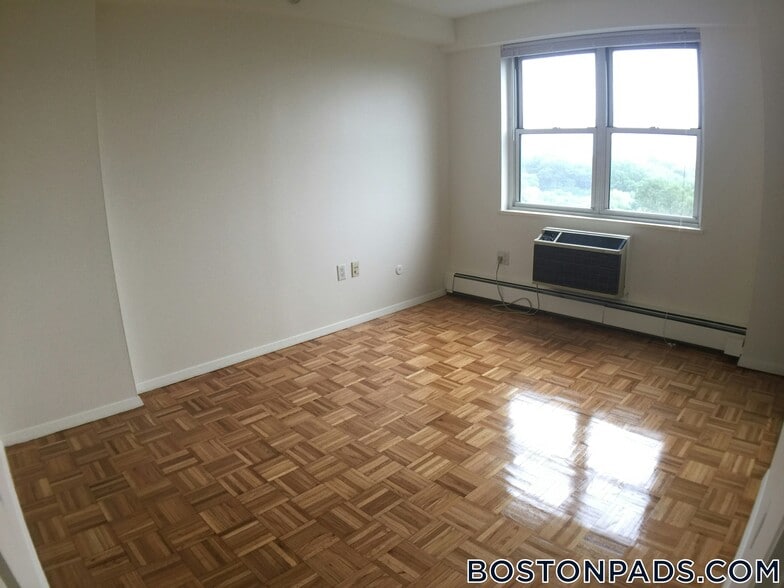 Building Photo - 175 Freeman St